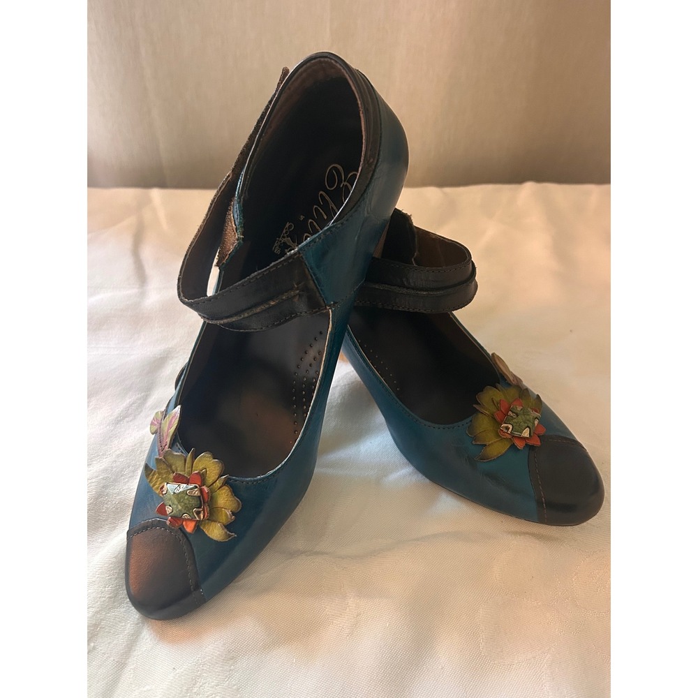 Elite by Corkys Embellished Mary Jane Heels Size 9